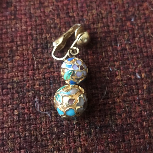 Gold enamel flower necklace and earring set - Picture 3 of 3